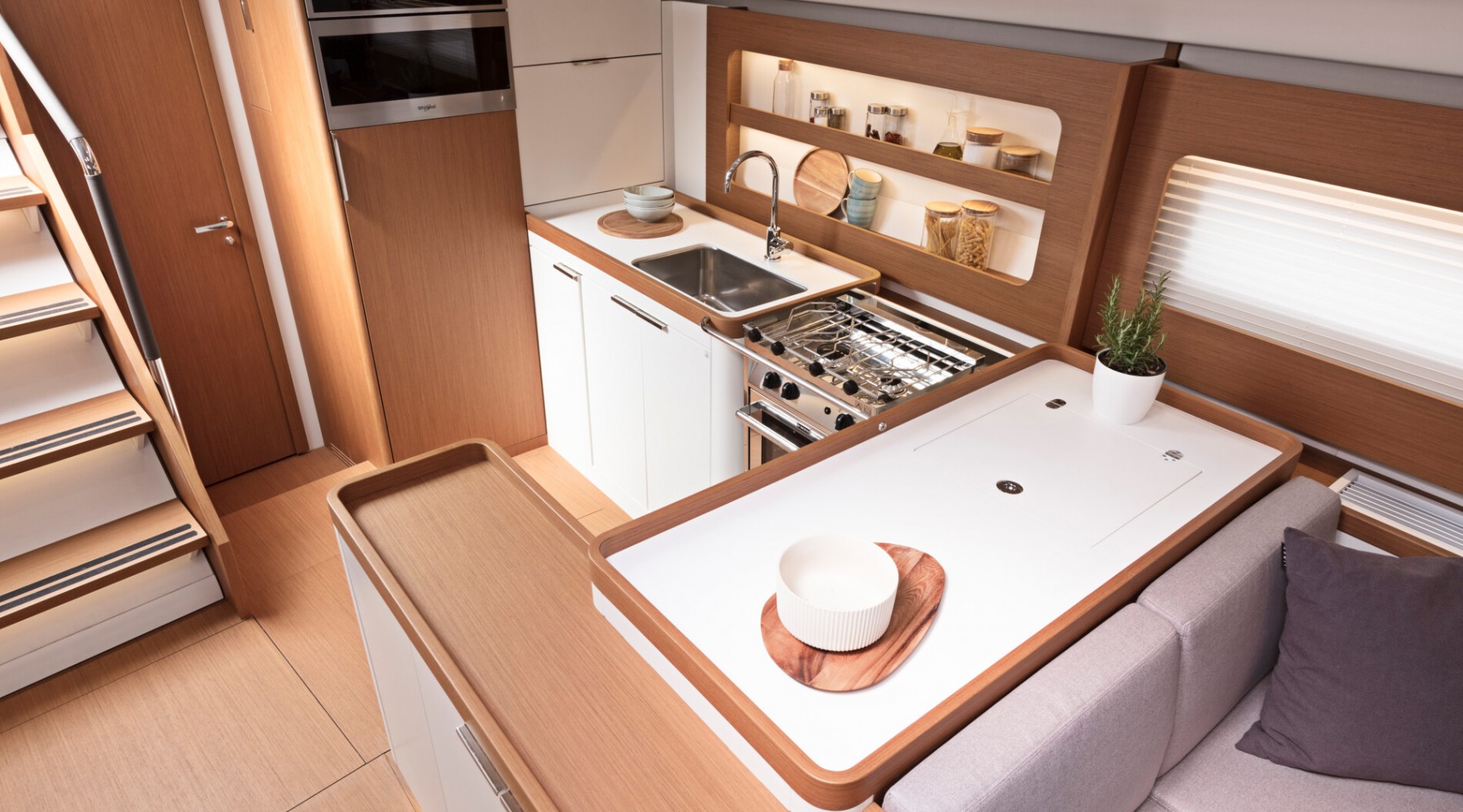 first_yacht_53_foto_catalogo_beneteau_first_yacht_53_16_cocina_fregadero.JPG