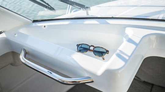 antares_6_ob_foto_catalogo_beneteau_antares_6_ob_06_detalles_interior_2.jpg