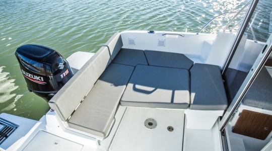 antares_6_ob_foto_catalogo_beneteau_antares_6_ob_10_solarium_popa_2.JPG