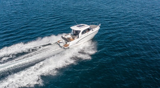 antares_8_ob_foto_catalogo_beneteau_antares_8_ob_01_salir_a_navegar_cruising.JPG