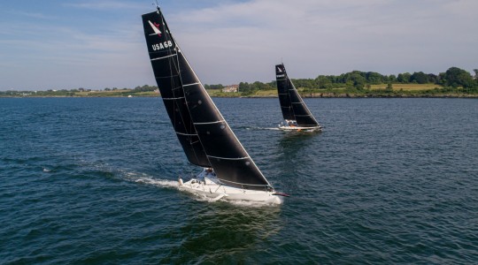 figaro_3_foto_catalogo_beneteau_figaro_3_01_navegar_regata.JPG