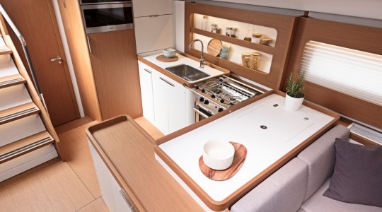 first_yacht_53_foto_catalogo_beneteau_first_yacht_53_16_cocina_fregadero.JPG