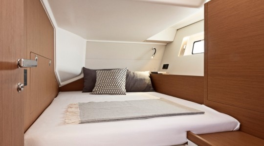first_yacht_53_foto_catalogo_beneteau_first_yacht_53_18_camarote_invitados.JPG