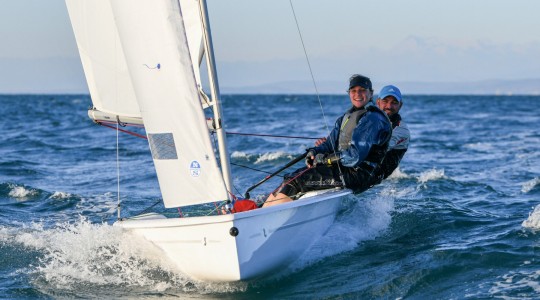 first_14_foto_catalogo_beneteau_first_14_04_regata.JPG