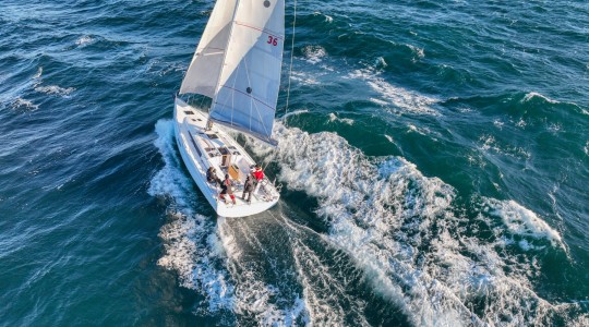 first_36_foto_catalogo_beneteau_first_36_05_velero_vacaciones_en_familia.JPG