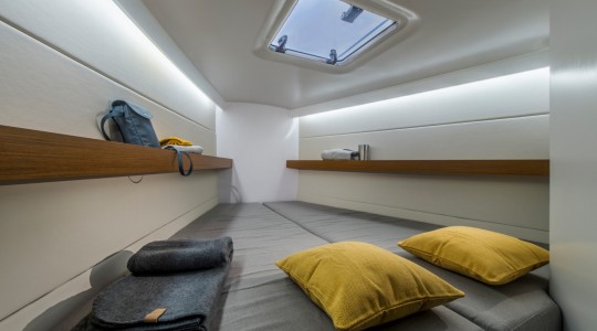 first_36_foto_catalogo_beneteau_first_36_12_cabina.JPG