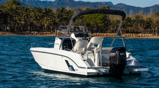 flyer_6_spacedeck_foto_catalogo_beneteau_flyer_6_spacedeck_05_fondear_verano.JPG