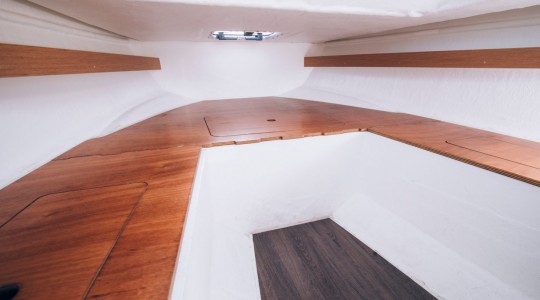 flyer_6_sundeck_foto_catalogo_beneteau_flyer_6_sundeck_14_interior_cabina_1.JPG