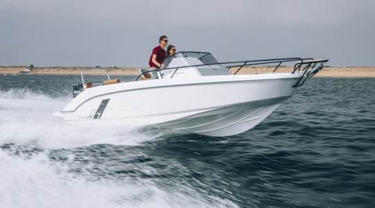 flyer_7_sundeck_foto_catalogo_beneteau_flyer_7_sundeck_01_navegando_diversion.JPG
