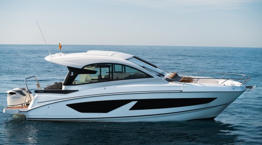 gran_turismo_32_ob_foto_catalogo_beneteau_gran_turismo_32_ob_01_fondeo_solarium.JPG