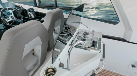 gran_turismo_32_foto_catalogo_beneteau_gran_turismo_32_ib_09_fregadero_cocina.JPG