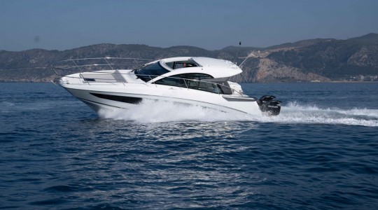 gran_turismo_36_ob_foto_catalogo_beneteau_gran_turismo_36_ob_00_navegar_solarium_vacaciones.JPG