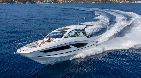 gran_turismo_36_foto_catalogo_beneteau_gran_turismo_36_ib_00_navegar_solarium_vacaciones.JPG