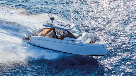 gran_turismo_35_fotos_catalogo_beneteau_gt35_1.jpg