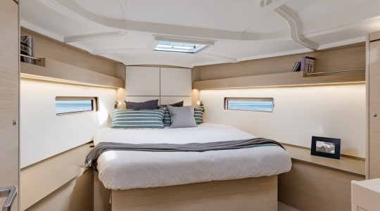 oceanis_401_foto_catalogo_beneteau_oceanis_40_1_19_camarote_principal.JPG