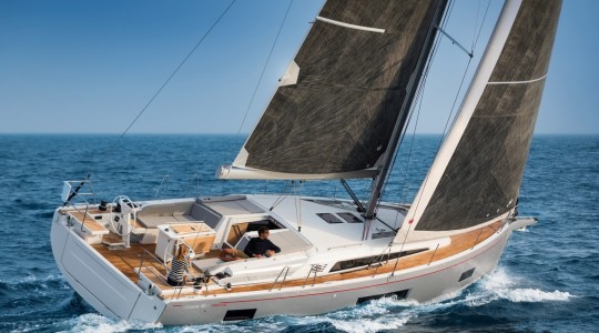 oceanis_461_foto_catalogo_beneteau_oceanis_46_1_00_navegar_a_bordo_de_un_velero.JPG