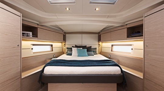 oceanis_461_foto_catalogo_beneteau_oceanis_46_1_18_camarote_principal.JPG