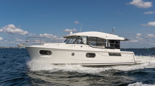 swift_trawler_41_sedan_foto_catalogo_beneteau_swift_trawler_41_sedan_01_crucero_familiar.JPG
