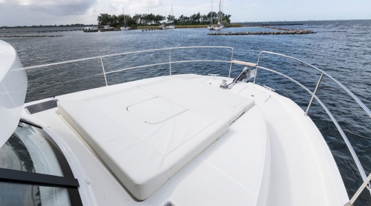 swift_trawler_41_sedan_foto_catalogo_beneteau_swift_trawler_41_sedan_05_solarium_proa.JPG