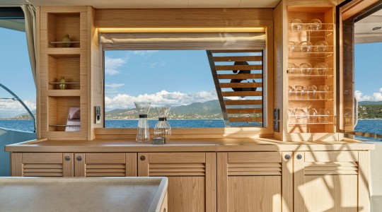 swift_trawler_48_foto_catalogo_beneteau_swift_trawler_48_15_fregadero_cocina.JPG