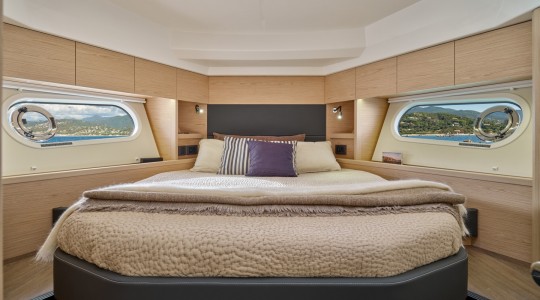 swift_trawler_48_foto_catalogo_beneteau_swift_trawler_48_21_camarote_principal.JPG