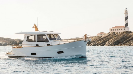 menorquin_34_ht_foto_catalogo_sasga_yachts_menorquin_34_ht_00_lifestyle.jpg