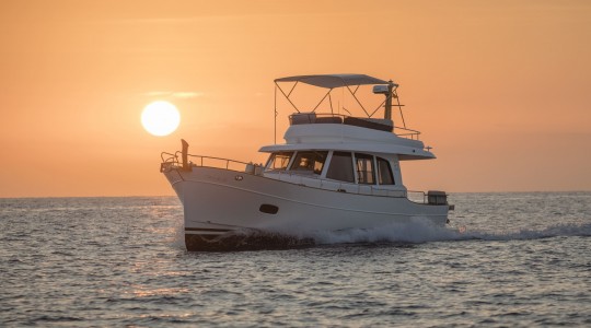 menorquin_42_fb_foto_catalogo_sasga_yachts_menorquin_42_fb_10_lifestyle_sunset.jpg