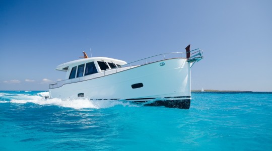 menorquin_42_ht_foto_catalogo_sasga_yachts_menorquin_42_ht_01_navegando.jpg
