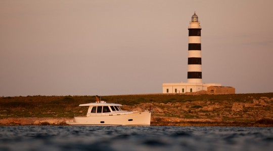 menorquin_42_ht_foto_catalogo_sasga_yachts_menorquin_42_ht_06_lifestyle.jpg