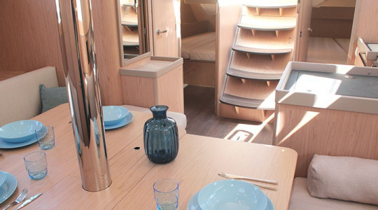 beneteau_oceanis_411_oasis_20e58203_5.jpg