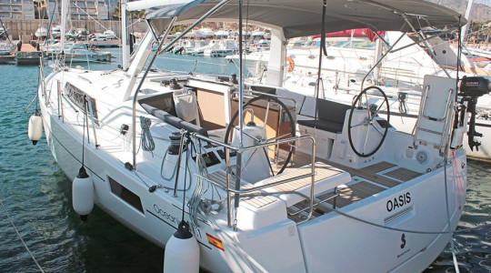 beneteau_oceanis_411_oasis_50a72c0f_3.jpg