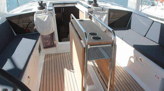 beneteau_oceanis_411_oasis_688e840f_3.jpg