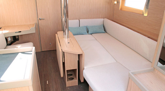 12oc41_salon_convertible.jpg